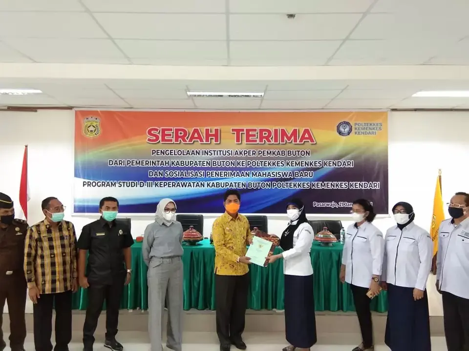 Terima Aset Akper, Poltekkes Kemenkes Kendari Terima Mahasiswa di Buton Jalur Beasiswa