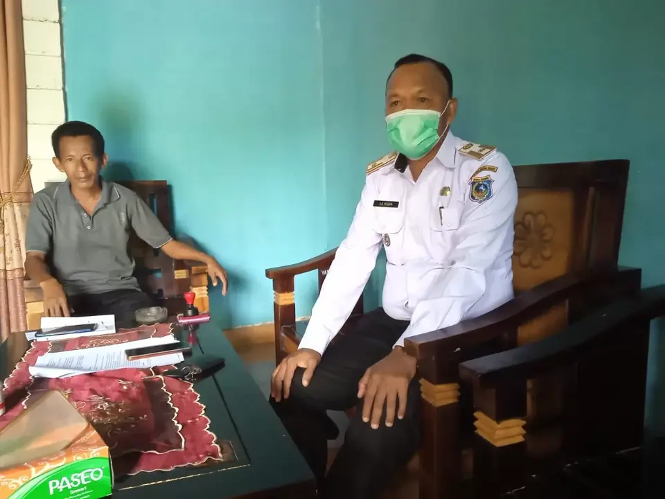 Camat Napano Kusambi Siap Divaksin Covid-19