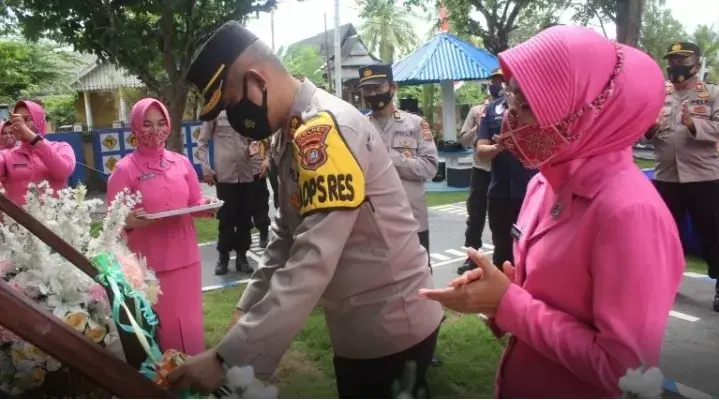 Resmikan Taman Bacaan Kemala, Kapolres Buton Bangga Kepada Bhayangkari