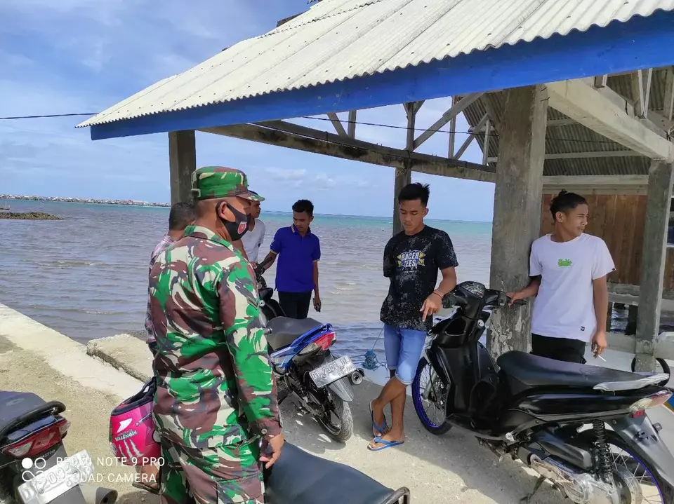 Perintah Pangdam, Babinsa Serda Arifin Komsos Disiplin Protokol Kesehatan Covid-19