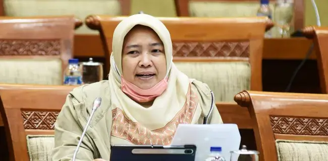 DPR Minta BPOM Independen, Jangan Terbebani Target Penyuntikan Vaksin ﻿