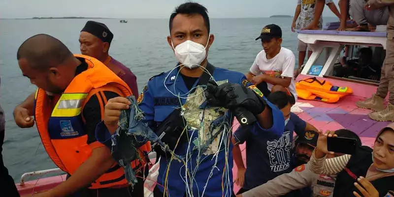 Cari Pesawat Sriwijaya Air SJ-182 Yang Jatuh, TNI AL Kerahkan 7 KRI