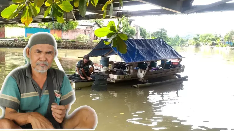Intip Kisah Kakek Asmin yang Pilih Hidup di Atas Perahu