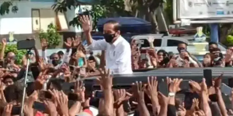 Disambut Kerumunan Massa Di Maumere, Jokowi Dianggap Tidak Peka Terhadap Tingginya Kasus Covid-19 Di Indonesia