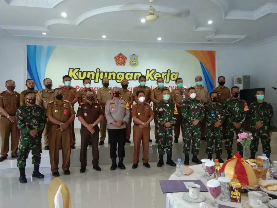Ketua Tim Wasev Mabes TNI AD Cek TMMD di Buton