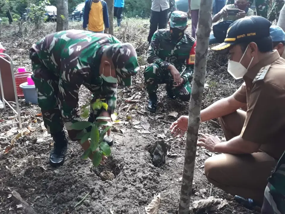 TMMD Buton, Mayjen TNI Marga Taufik Puji Budi Daya Pala dan Kelapa