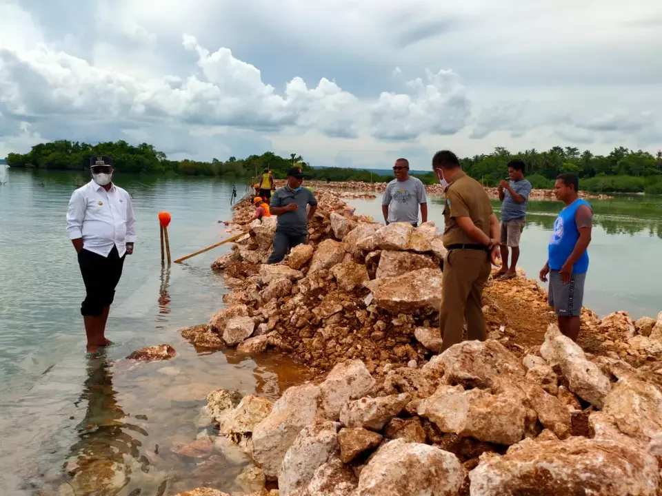 Progres Talud Pemecah Ombak Pantai Lakudo Sudah Capai 35 Persen