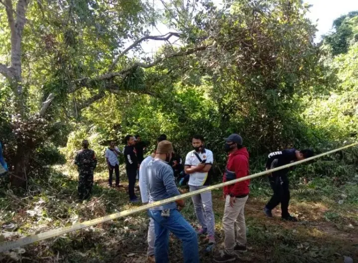 Polisi Autopsi Jenazah Wanita yang Ditemukan di Kebun