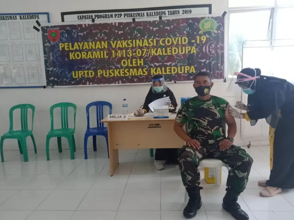 Koramil 1413-07/Kaledupa Vaksin Covid-19 Dosis Pertama