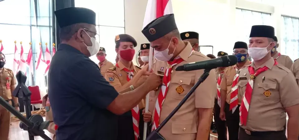 Samahuddin Lantik Pengurus PAW Kwarcab Pramuka Buteng