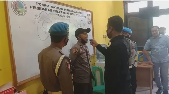 Gaktibplin, Personil Polres Buton Tes Urine dan Drug Wipe