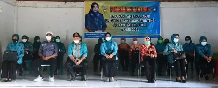 Cegah Stunting, 24 Balita dan 13 Ibu Hamil di Manuru Dapat Makanan Tambahan