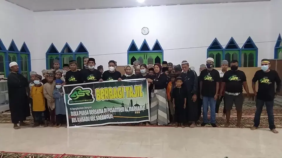 ASR Berbagi Takjil Ramadan ke Pesantren Al-Marhamah