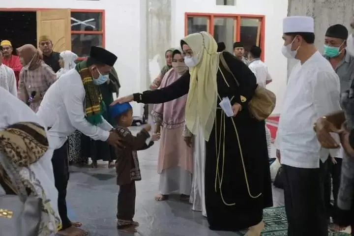Safari Ramadan, La Bakry Santuni Anak Yatim dan Janda