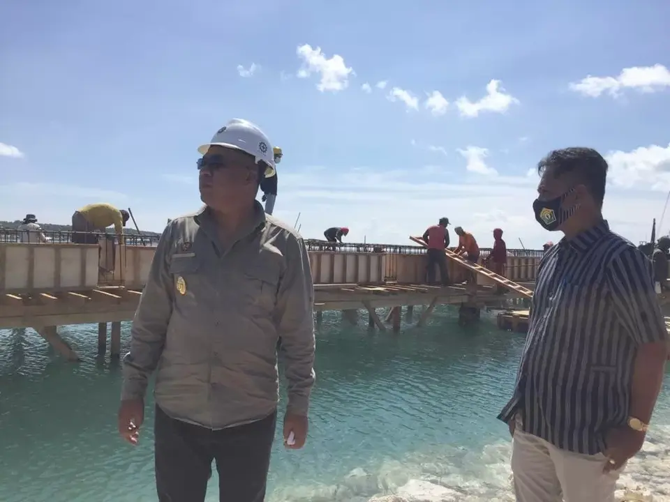 Bupati Arusani Tinjau Pembangunan Pelabuhan Feri Siompu