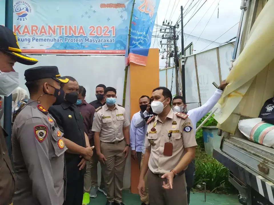 BKIPM Baubau Salurkan 3 Ton Ikan Kepada Masyarakat Terdampak Covid