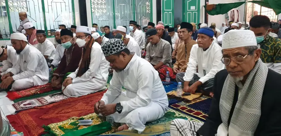 Warga Bukit Wolio Indah Baubau Salat ID di Masjid Fastabiqul Khairat