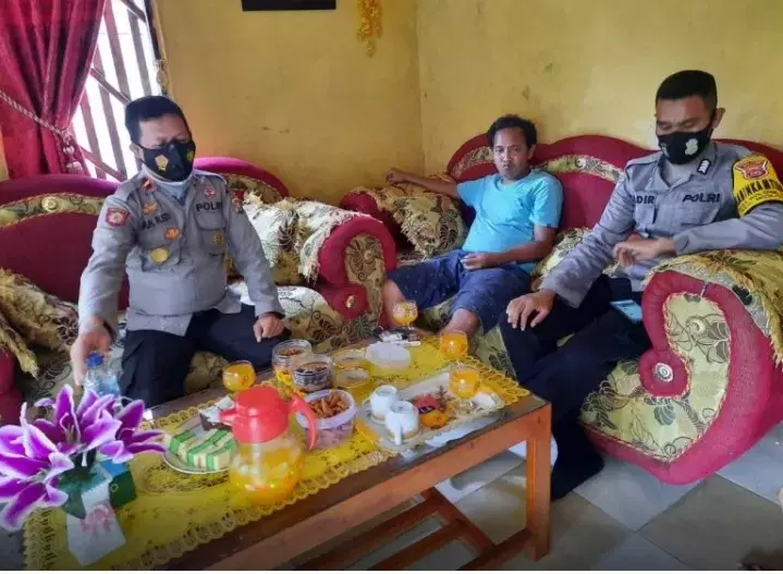 Ciptakan Keamanan dan Ketertiban, Polsek Wolowa Dekatkan Diri ke Masyarakat
