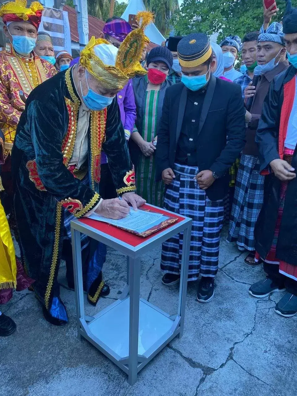 Perangkat Adat Kesultanan Buton Desak Jokowi Mekarkan Kepton