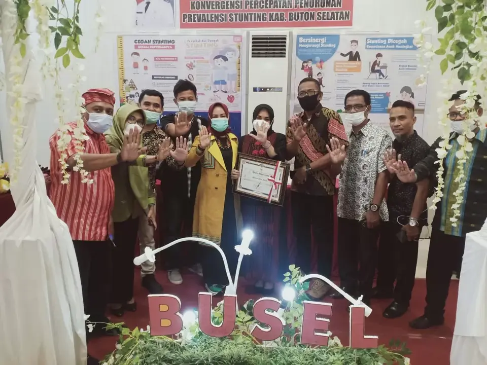 Busel Raih Predikat Kabupaten Paling Inovatif Tangani Stunting, Hj. Ruhania: Kita Harus Selalu Kompak Bersama Semua OPD