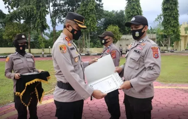 Personil Polres Buton dengan Kinerja Terbaik Dapat Reward