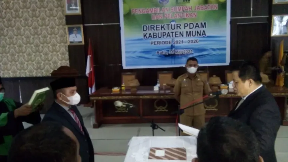 Bupati Muna Lantik Nurhayat Fariki Sebagai Dirut PDAM