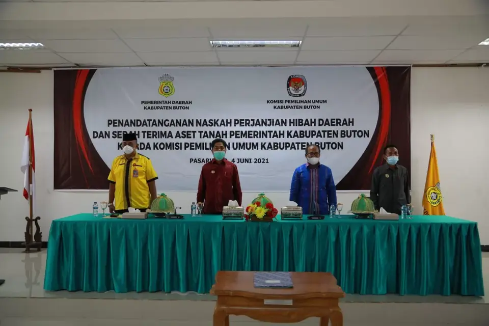 Pemkab Buton Hibahkan Aset ke KPU