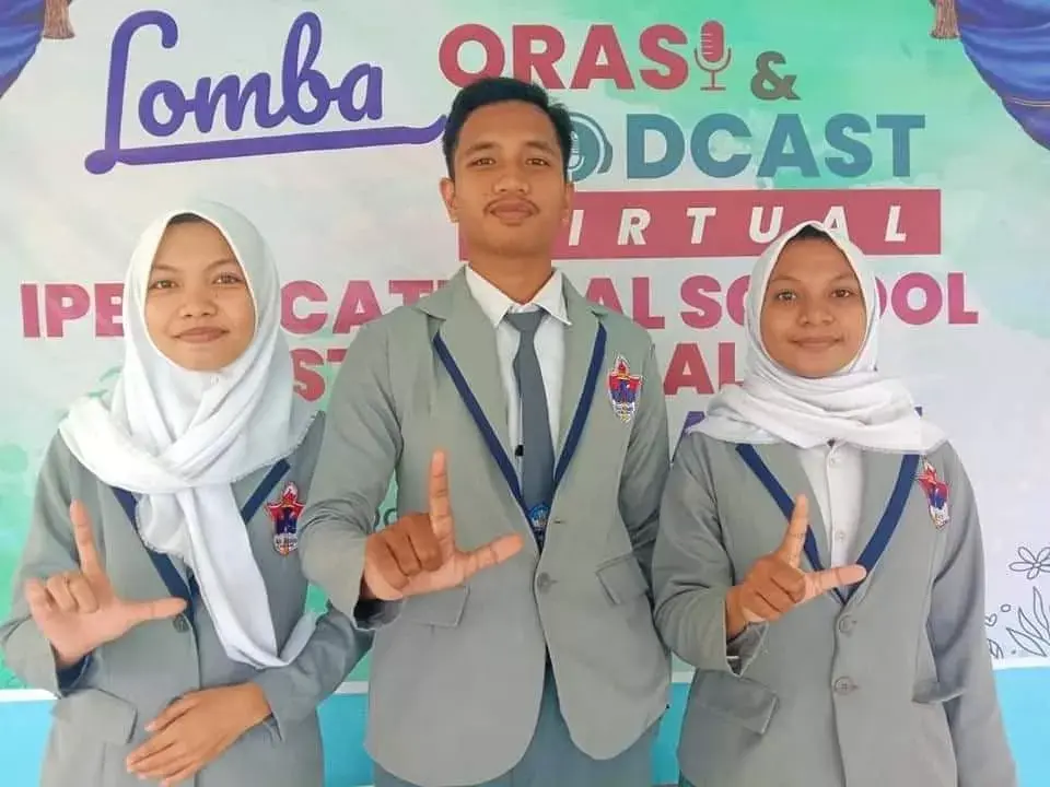 Siswa SMAN 2 Baubau Raih Juara Lomba Orasi dan Podcast IPB
