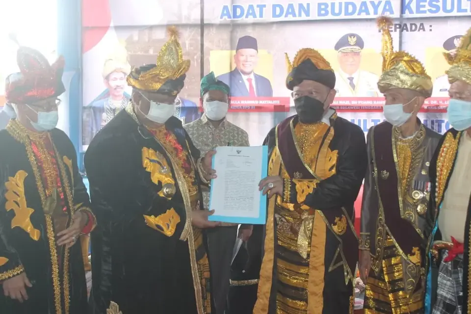 Dukung Pemekaran Kepton, Ali Mazi Serahkan Maklumat Sultan Buton Kepada Ketua DPD RI