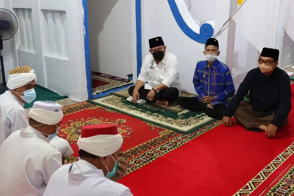 Usai Salat Jumat di Masjid Keraton Buton, LaNyalla Didoakan Jadi Presiden Lewat Prosesi Ratibu