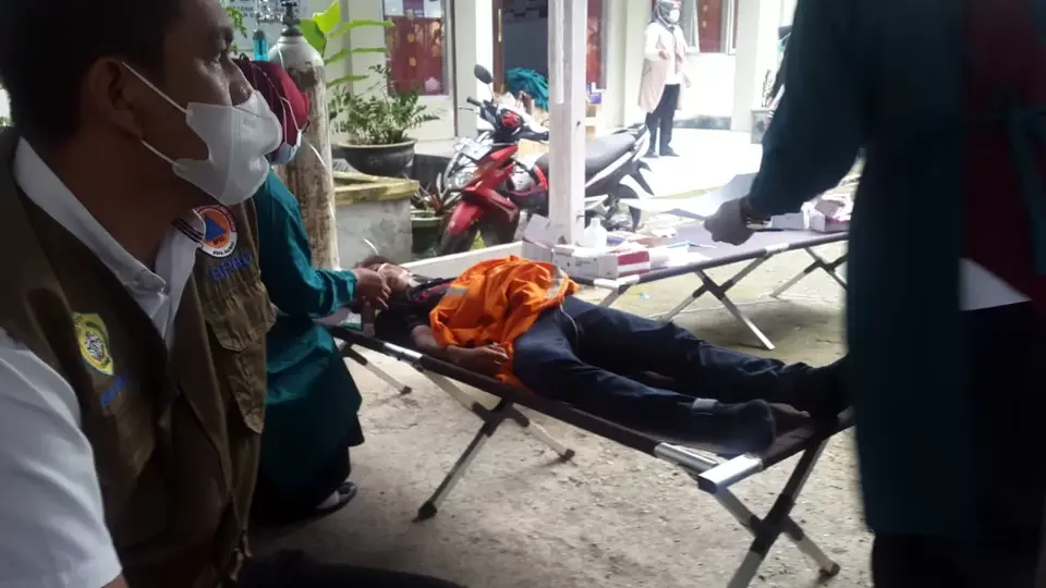 Seorang Petugas Kebersihan Pingsan Usai Vaksinasi Covid-19