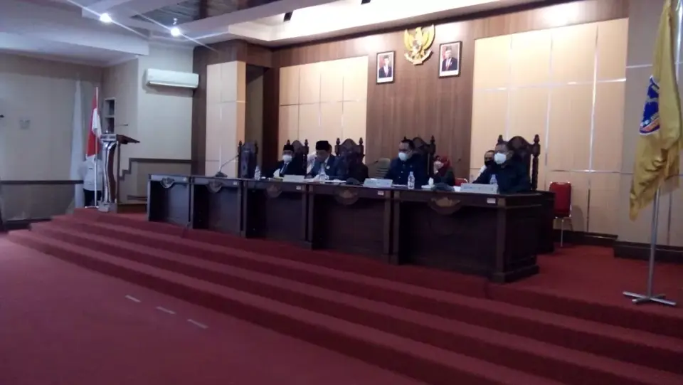 DPRD Umumkan Pemberhentian Rusman - Malik Sebagi Bupati dan Wabup Muna