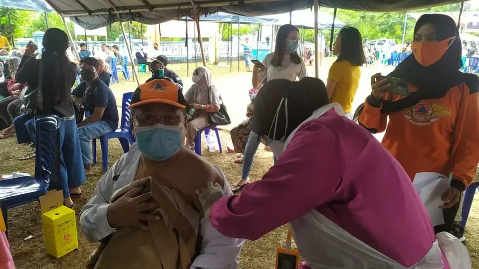 Ikuti Program Presiden Menyapa, Pemkot Baubau Laksanakan Vaksinasi Massal