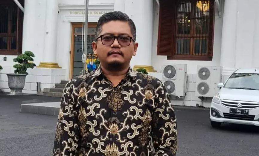 MENELAAH PERSOALAN HUKUM PEMBENTUKAN PROVINSI KEPULAUAN BUTON