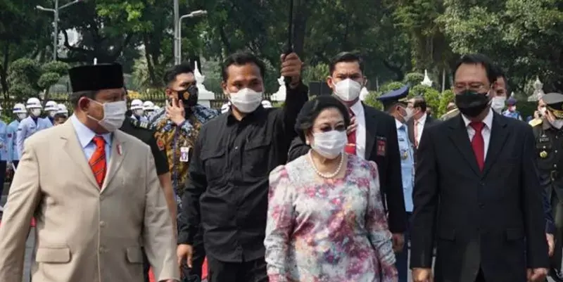 Sambangi Kantor Prabowo, Megawati Ingatkan TNI Soal Strategi Perang Gerilya