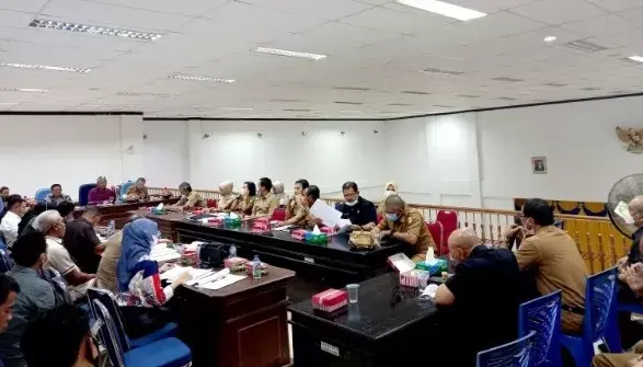 Banyak Dijabat Plt, Dewan Desak Pemkab Buton Tetapkan Kepala Sekolah Definitif