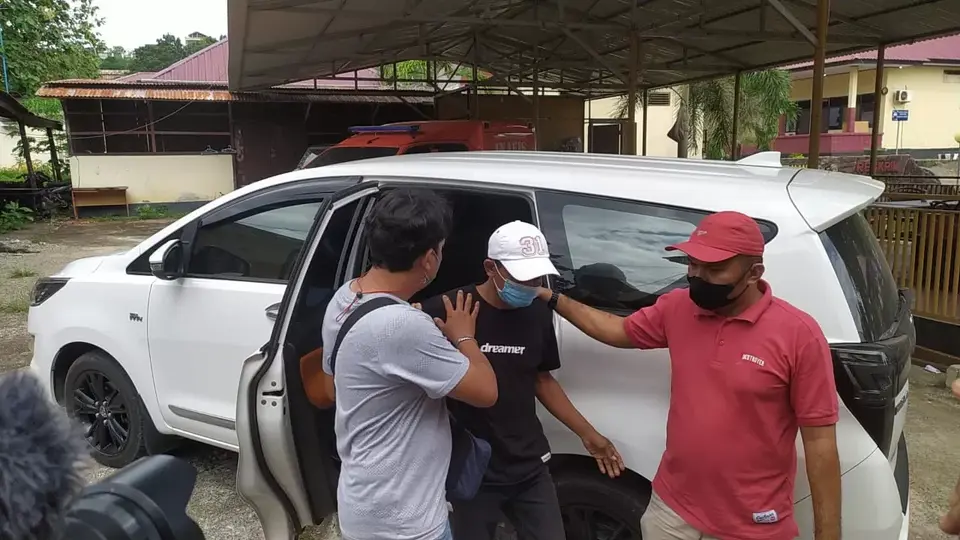 Polres Baubau Amankan Buruh Pelabuhan Yang Diduga Calo Pembuat Dokumen Palsu