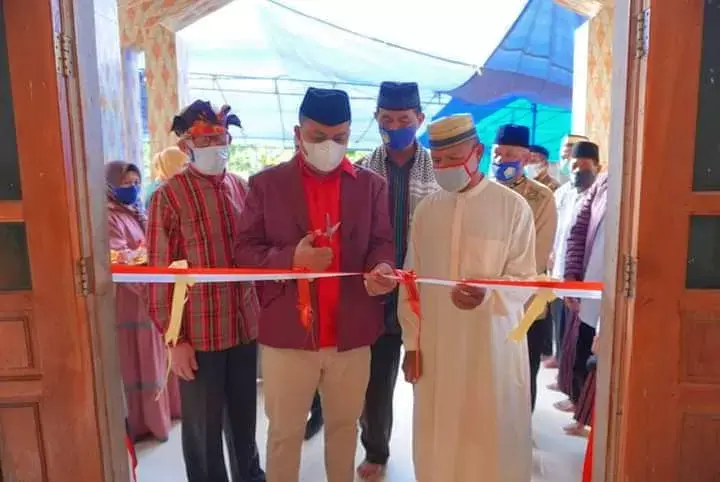 Bupati Arusani Resmikan Masjid Nurul Hasanah Siompu Barat