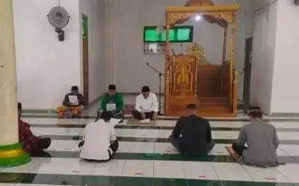 Rutin Tiap Jumat, Pemkab Busel Bersama Kemenag Doakan Keselamatan Negeri