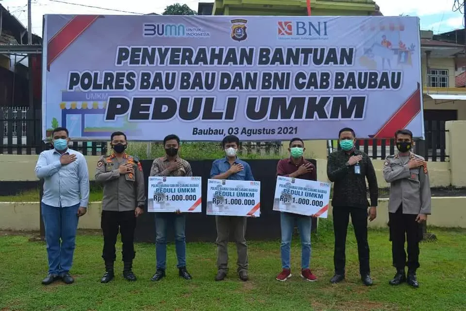 BNI Baubau Beri Bantuan Kepada UMKM Binaan Polres Baubau