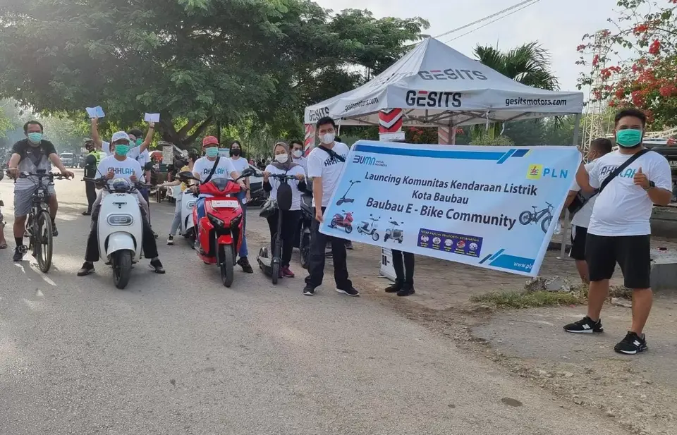 Dukung Go Green, PLN UP3 Baubau Launcing Komunitas Kendaraan Listrik