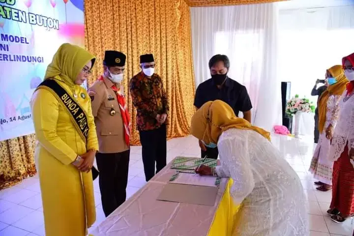 Delya Montolalu La Bakry Lantik Bunda PAUD Buton
