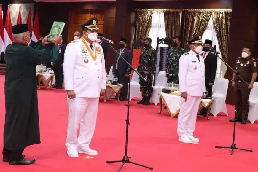 Gubernur Ali Mazi Lantik Rusman-Bachrun Sebagai Bupati dan Wabup Muna