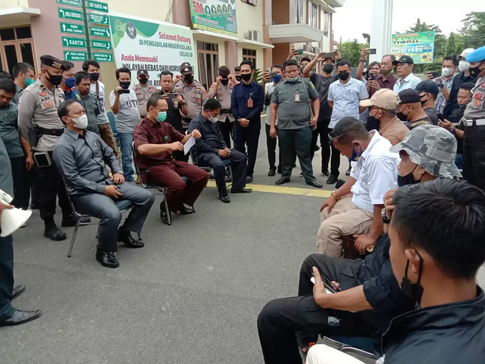 Pertanyakan Putusan Hakim, Aktivis LSM Datangi PN Kolaka