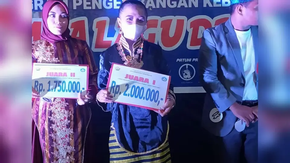 Siswi SMAN 1 Baubau, Amelia Margarethaa Juara 1 Lomba Lagu Daerah Tingkat Sultra
