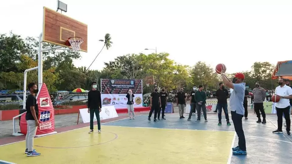 Pemkot Dukung Cabang Olahraga Bola Basket Di Baubau