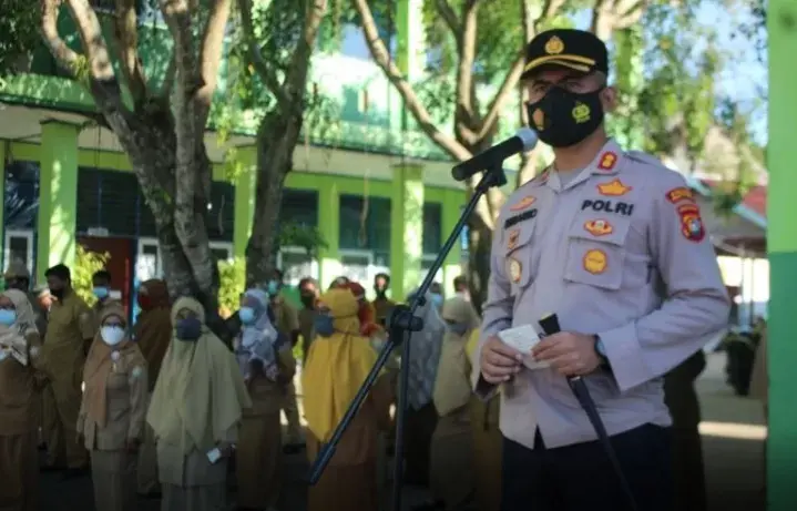 Kapolres Buton Ajak Siswa Bijak Bermedsos