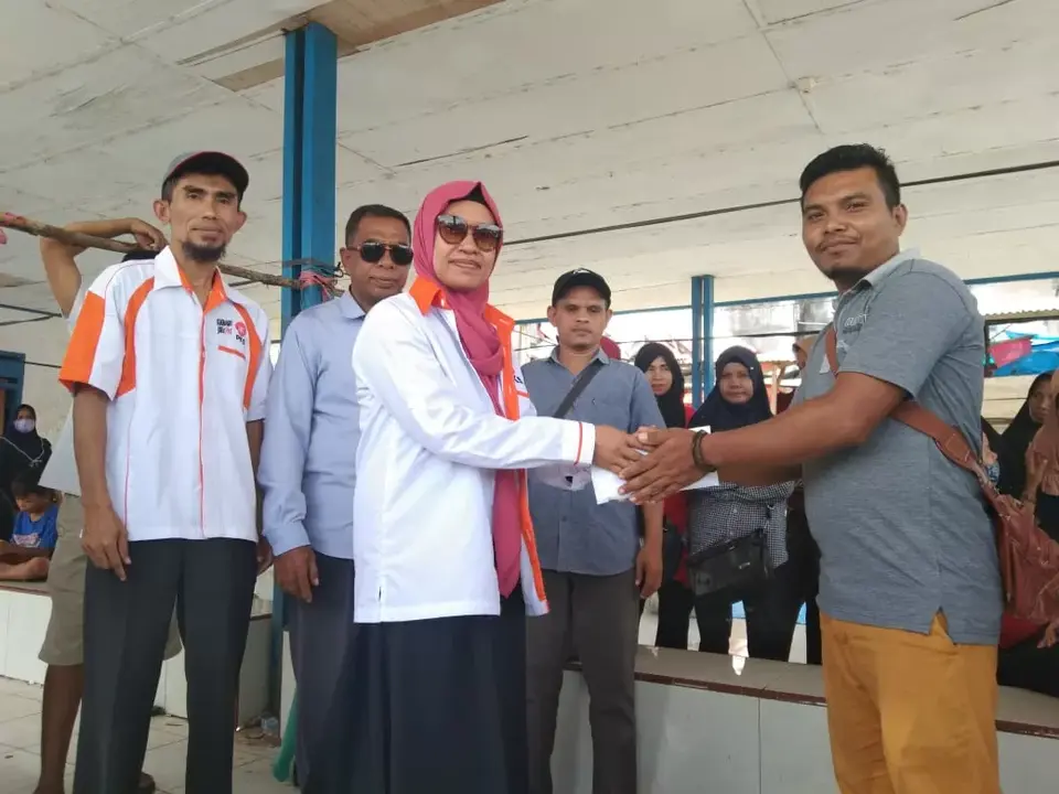 PKS Muna Santuni Korban Kebakaran Pasar Wakuru
