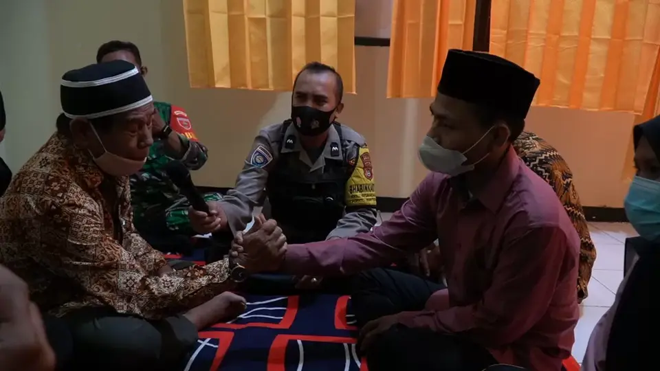 Terjerat Kasus Penganiayaan, Seorang Tahanan Menikah di Polsek Wolio