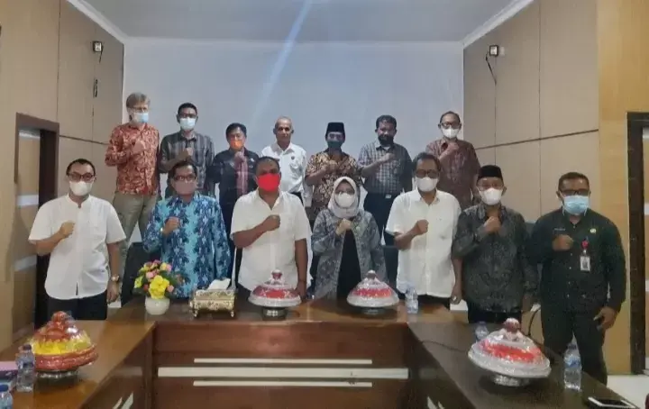 Tingkatkan Kualitas SDM, Pemkab Busel Bangun Kerjasama Dengan IAIN Kendari